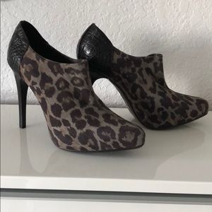 Donald J Pliner platform booties!